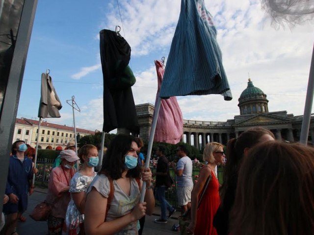 Natalya Pershina-Yakimanskaya (Glyuklya), "Debates on Division: When Private Becomes Public", 2014. Part of the pubic program of Manifesta 10 in St Petersburg. Performance and subsequent silent procession along the Nevsky Prospect. 