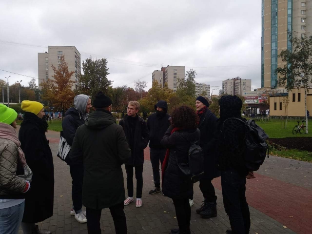 Guided tour with historian Alexander Semyonov about typical housing  of the Soviet era and romantic capitalist architecture of 2000s 
